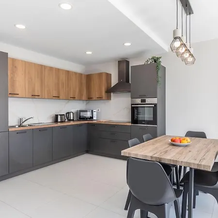 Luxury Penthouse In Swieqi With Heated Jacuzzi By Sf Homes