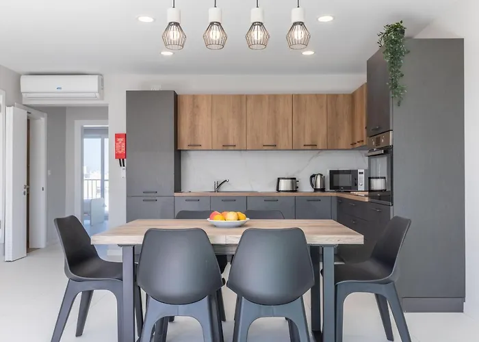 Luxury Penthouse In Swieqi With Heated Jacuzzi By Sf Homes * Is-Swieqi