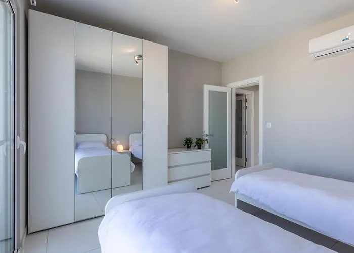 Luxury Penthouse In Swieqi With Heated Jacuzzi By Sf Homes Apartament Is-Swieqi