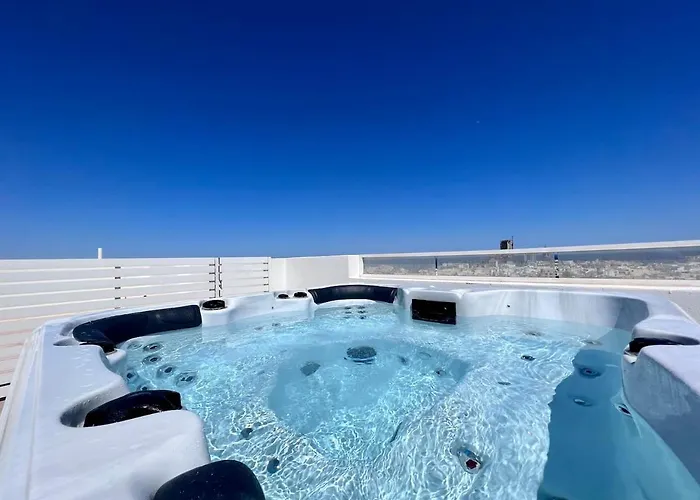Luxury Penthouse In Swieqi With Heated Jacuzzi By Sf Homes Is-Swieqi