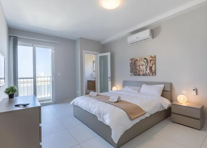 Апартаменты Luxury Penthouse In Swieqi With Heated Jacuzzi By Sf Homes