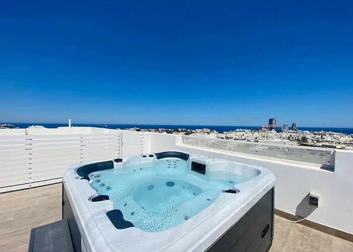 Апартаменты Luxury Penthouse In Swieqi With Heated Jacuzzi By Sf Homes *